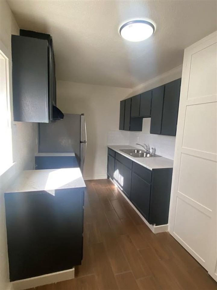 5523 Little Creek St - Photo 5 of 16