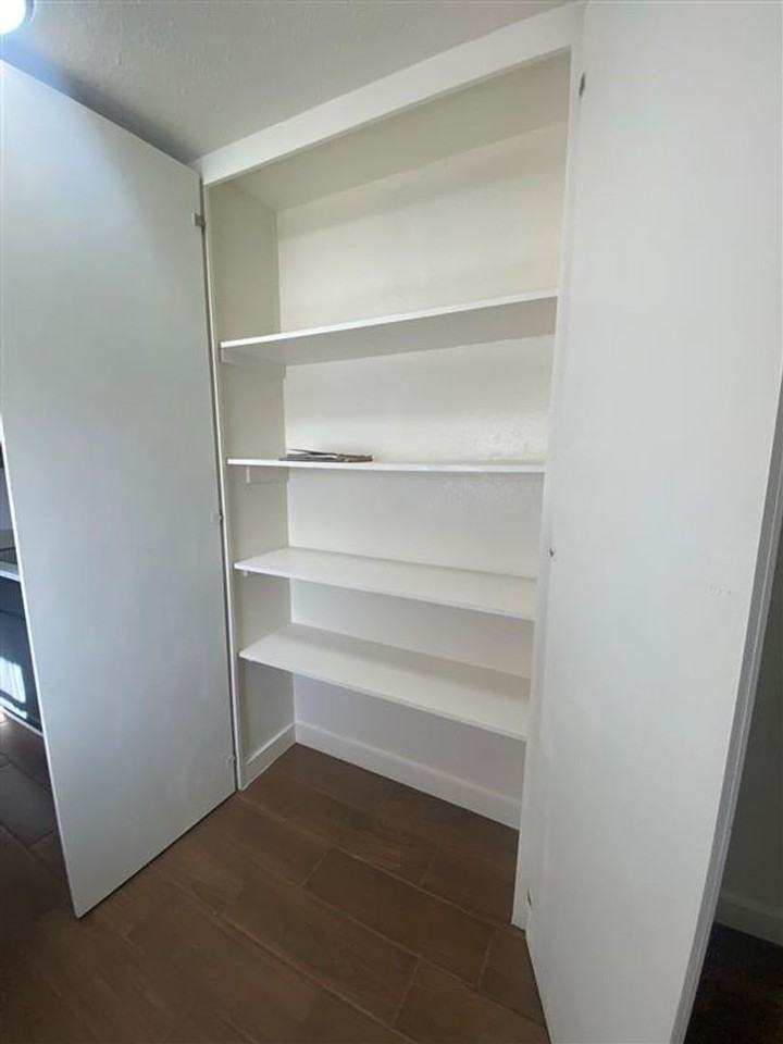 5523 Little Creek St - Photo 6 of 16