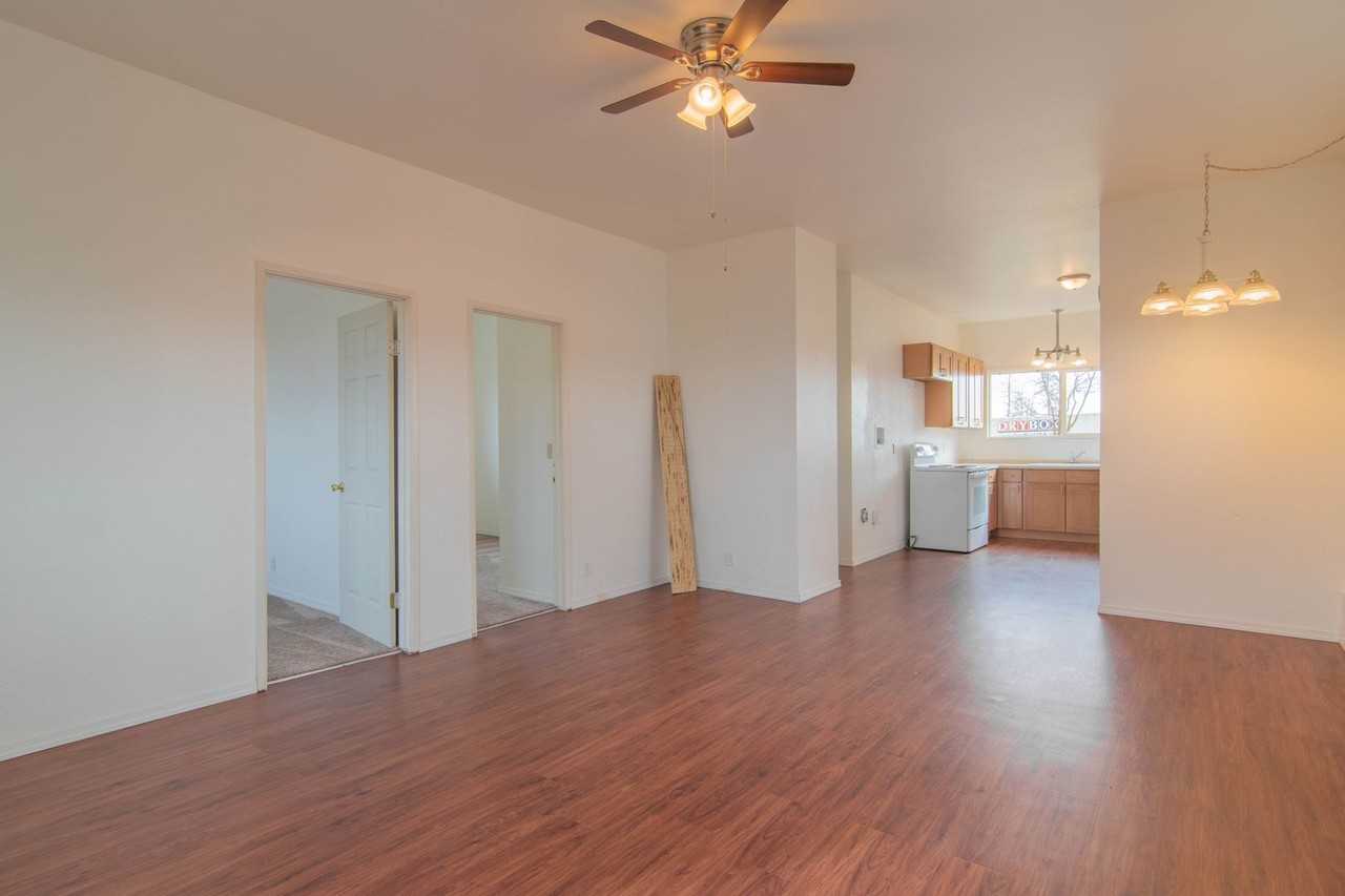 1529 W 1st St - Photo 2 of 14