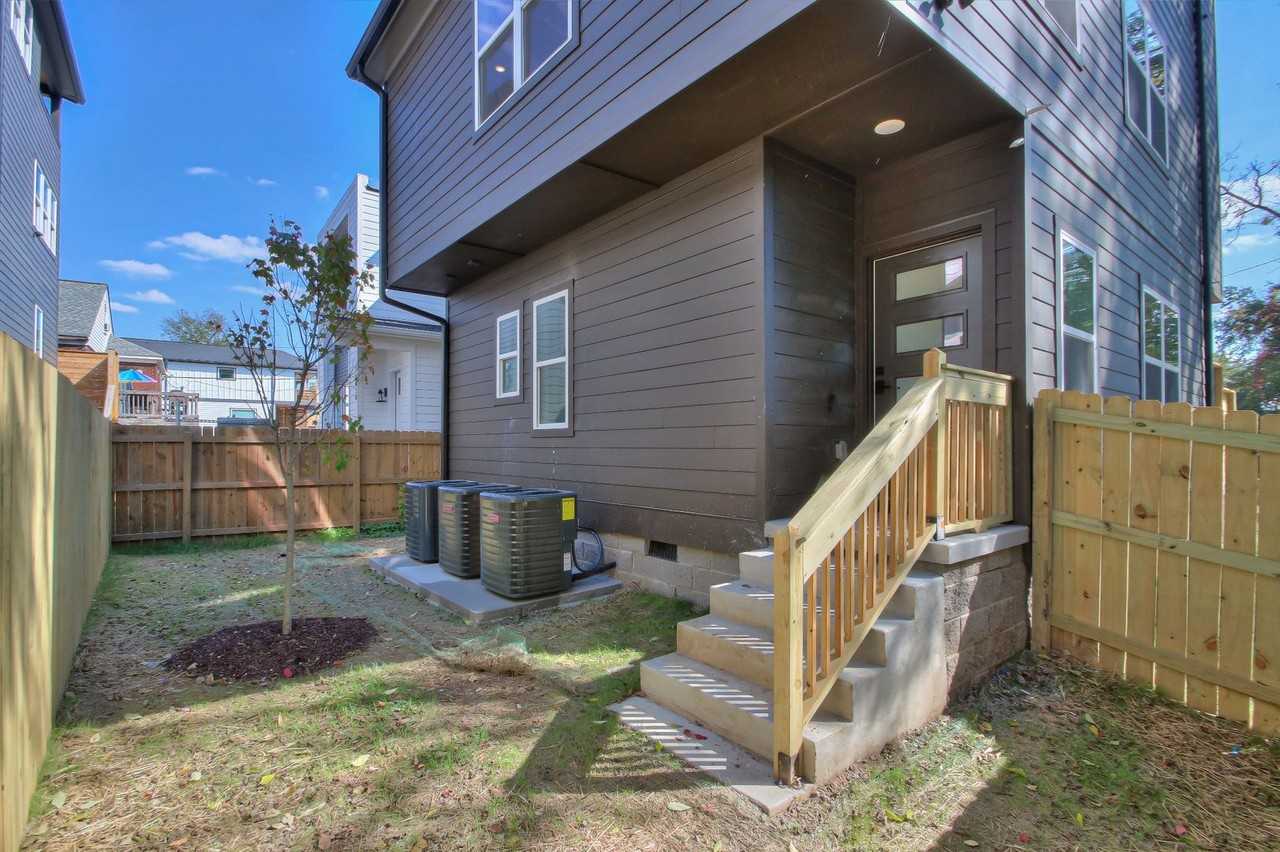 1505B Clay St - Photo 3 of 41