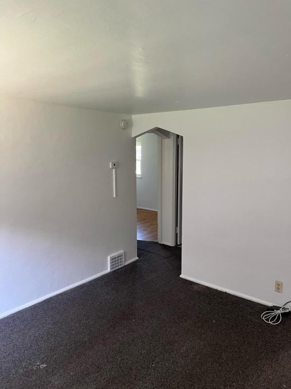 6901 Walnut St - Photo 7 of 11