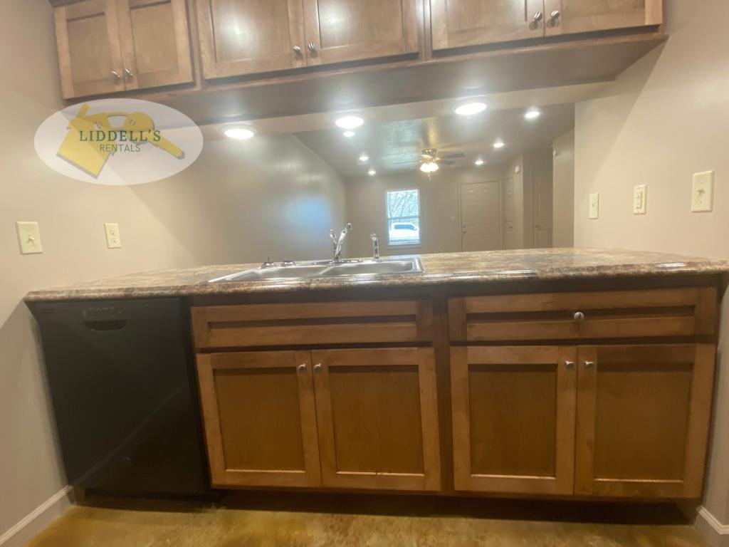 812 South 7th Street - Photo 4 of 19