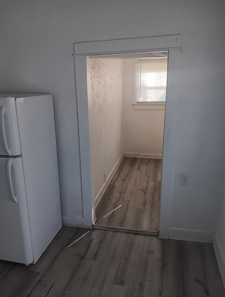 514 Anna St - Photo 3 of 6