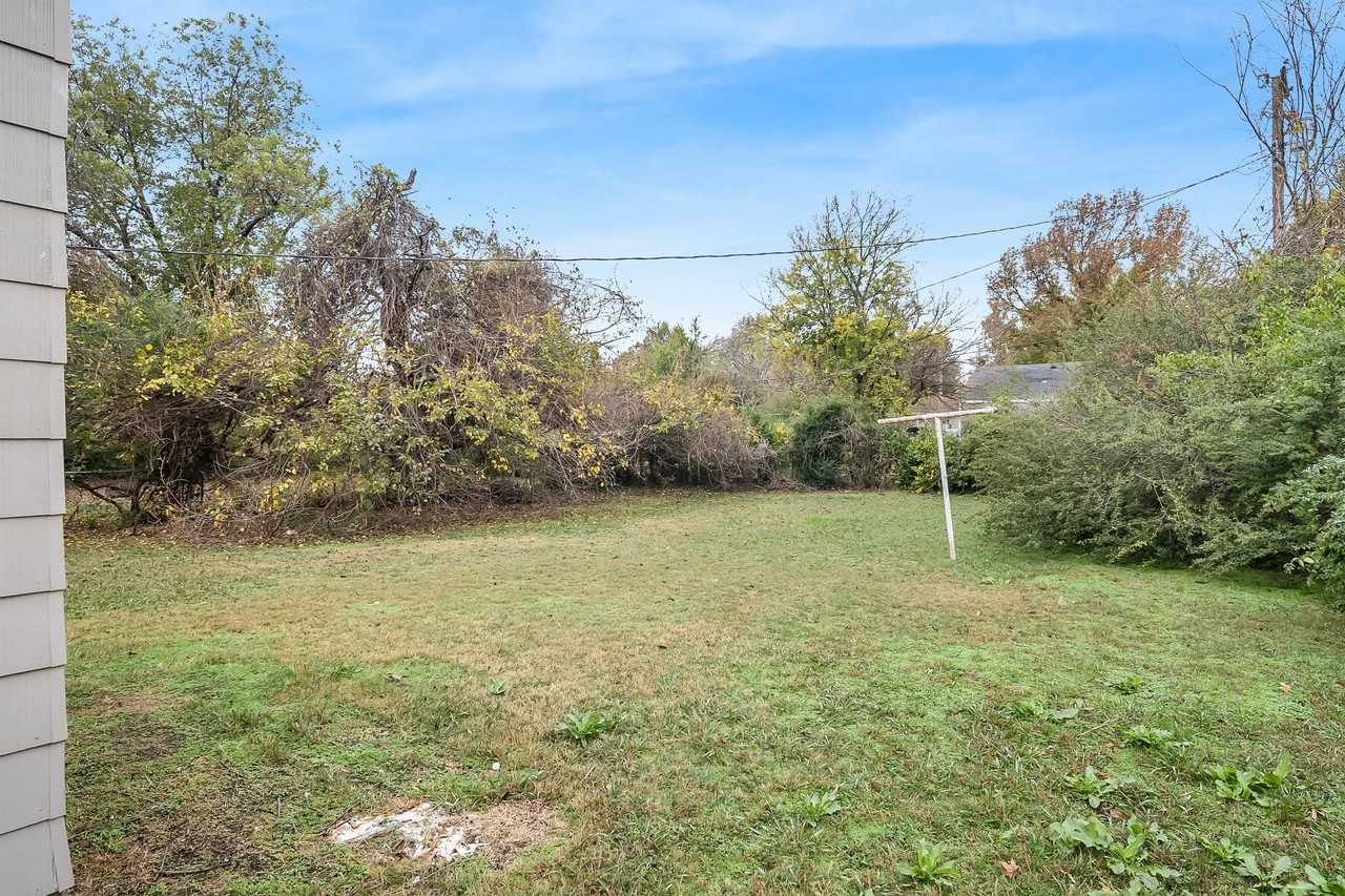 220 S 71st East Ave - Photo 2 of 9