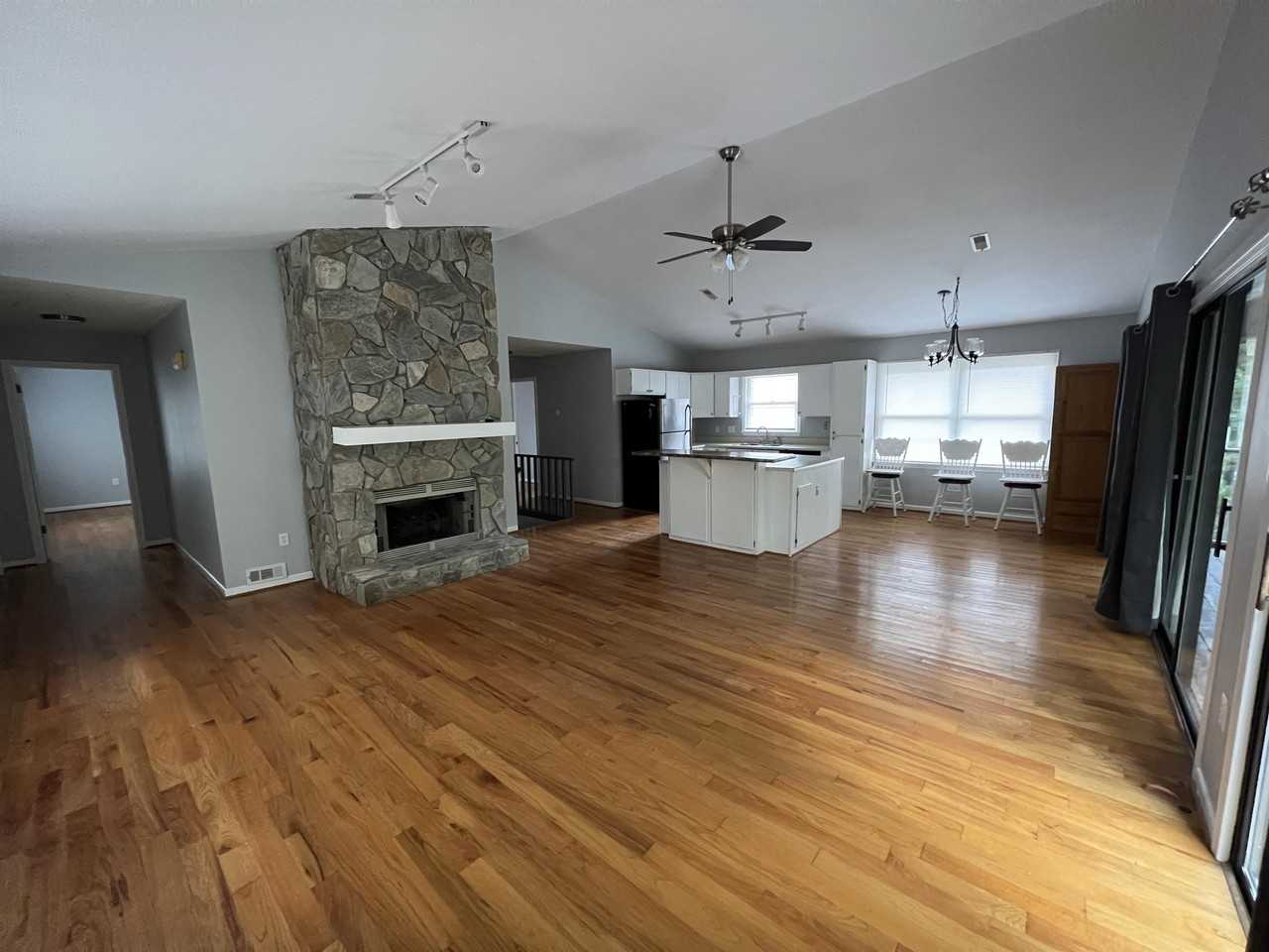 121 Falls Dr #1 - Photo 3 of 10