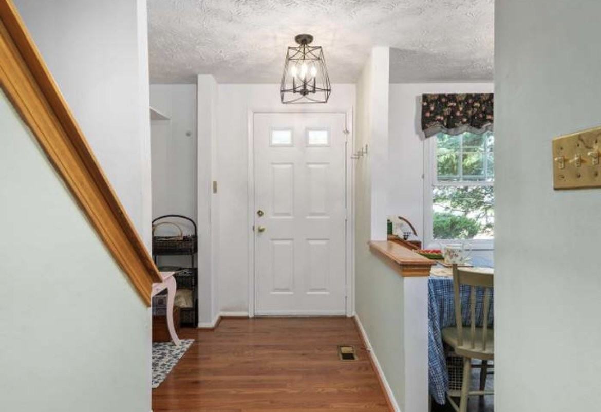 8201 Styers Ct - Photo 2 of 7
