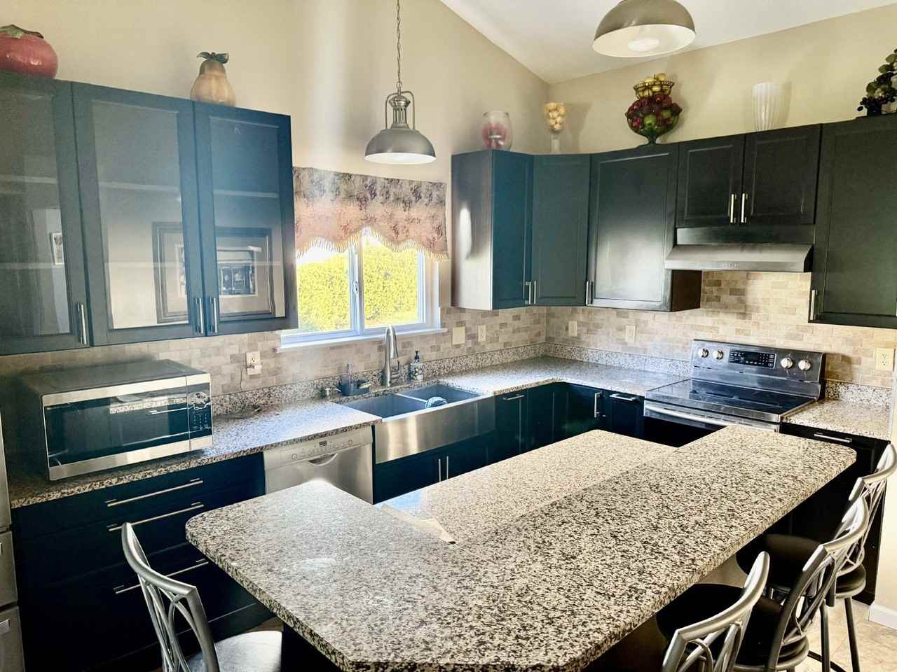 8041 Knights Crossing Dr - Photo 2 of 19