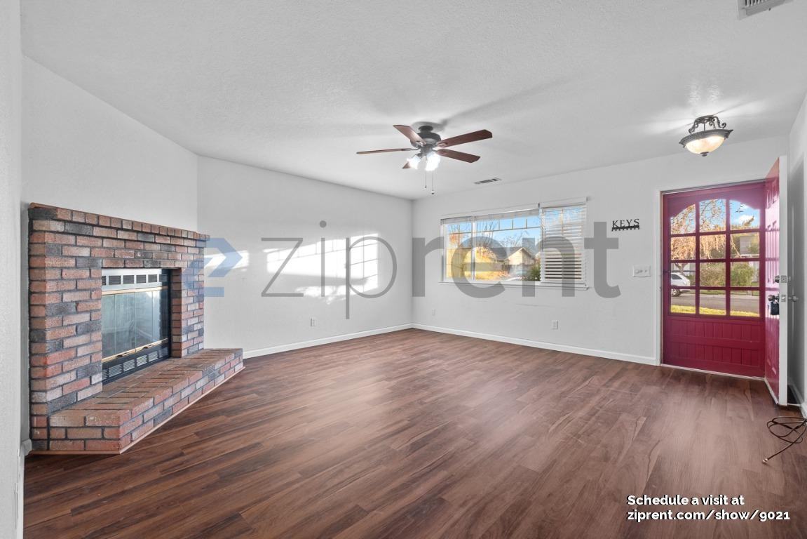 327 Pecan Dr - Photo 6 of 22