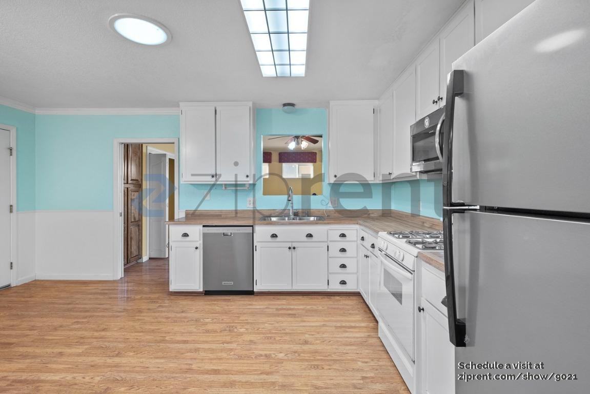 327 Pecan Dr - Photo 7 of 22