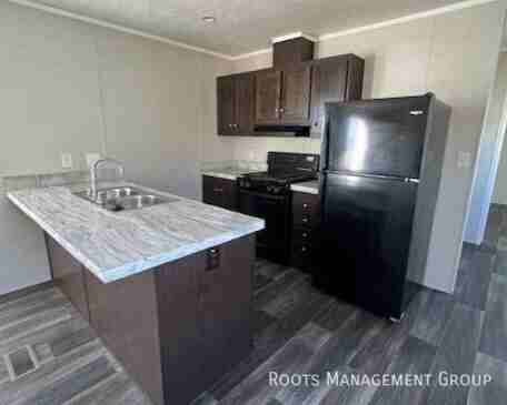 1443 Winona St #1443WN - Photo 2 of 7