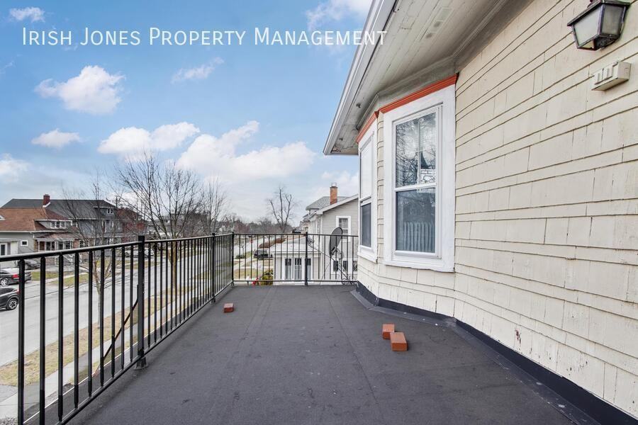 67 Mang Ave #2 - Photo 2 of 16