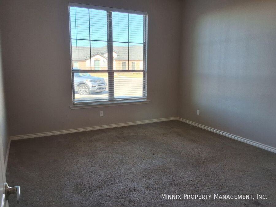 5313 Kilyn Court - Photo 5 of 8