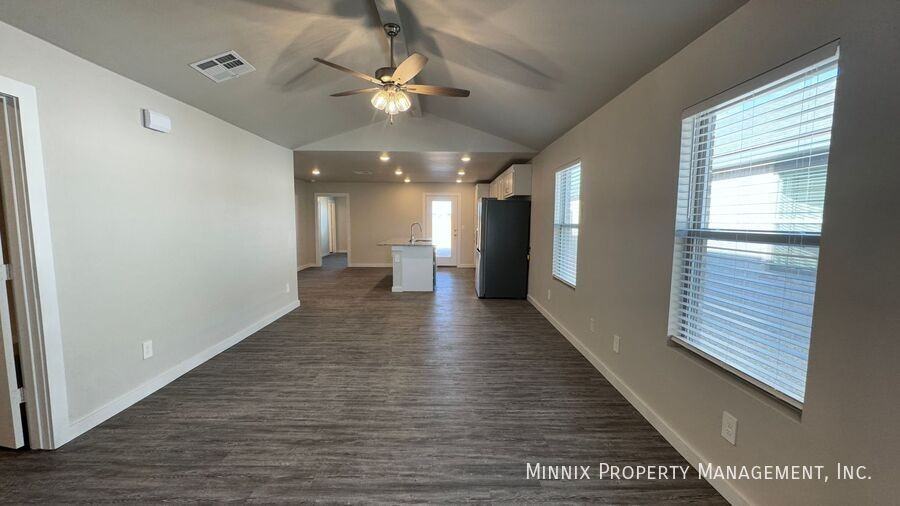 305 E 80th St - Photo 5 of 30