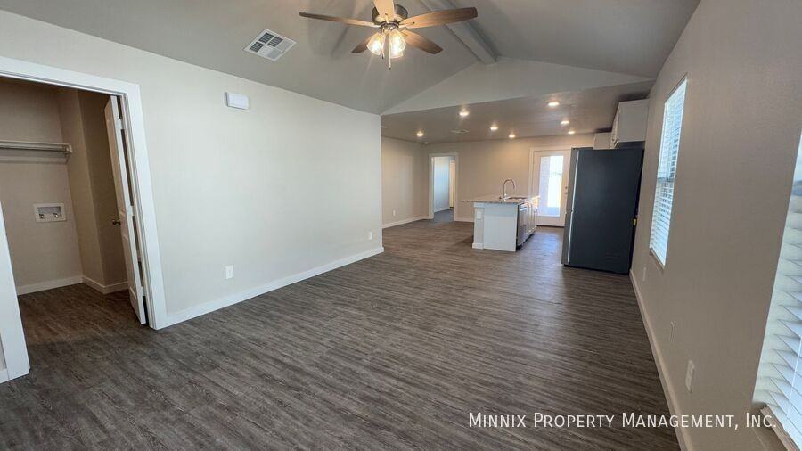 305 E 80th St - Photo 6 of 30