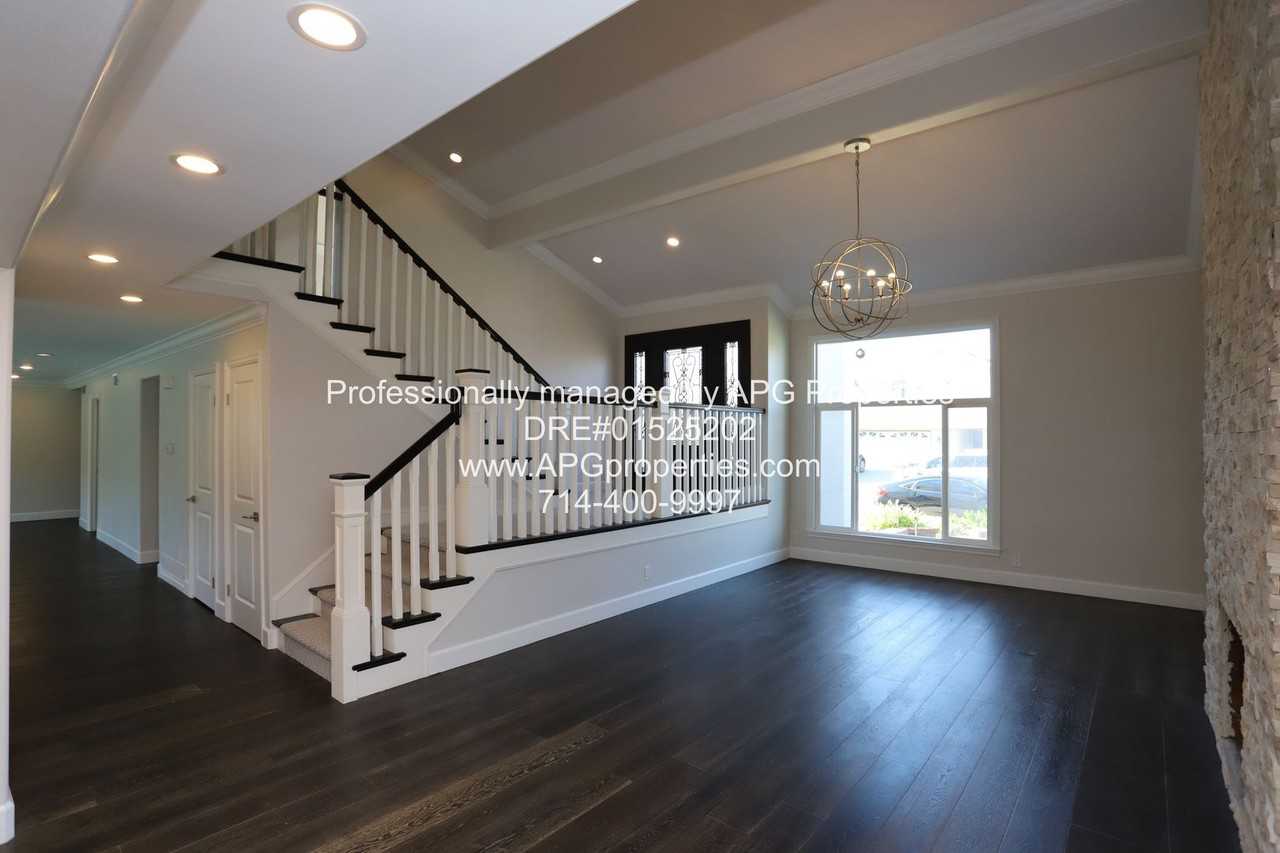 10438 Salinas River Cir - Photo 2 of 36