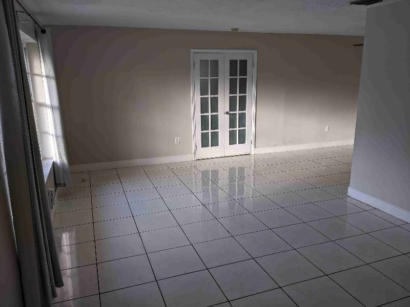 2649 Jamaica Dr - Photo 2 of 11