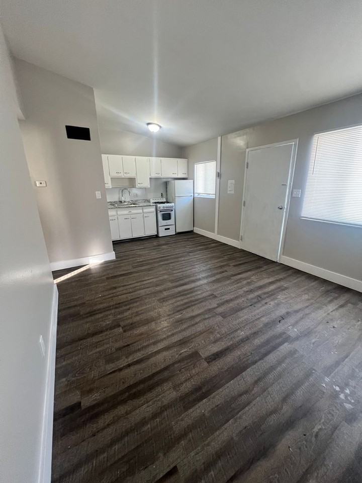 MAPLE RIDGE - Photo 4 of 17