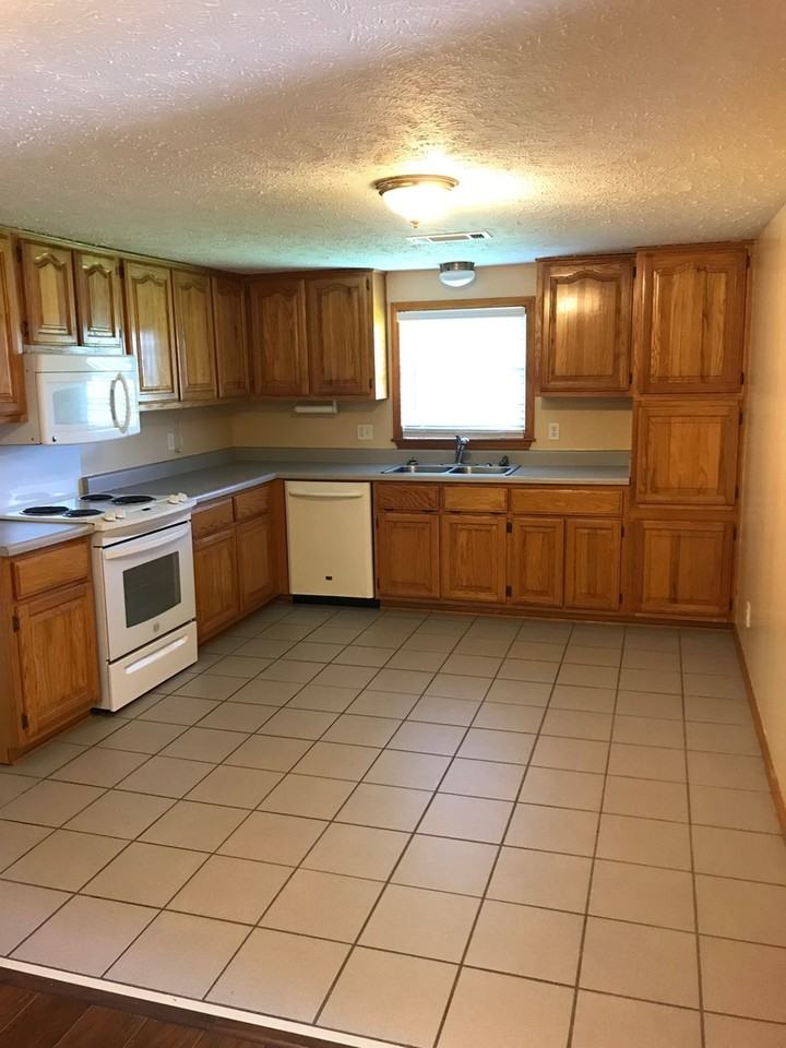 1800 Crigger Rd - Photo 3 of 8