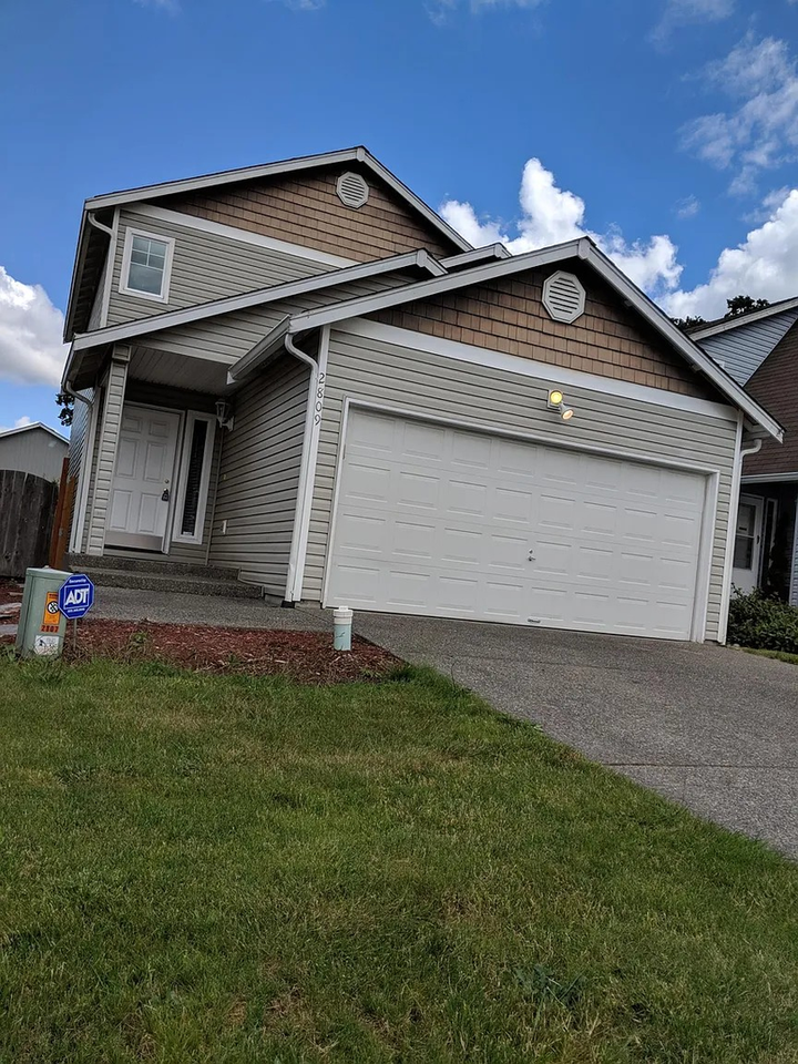 2809 186th St E - Photo 2 of 24
