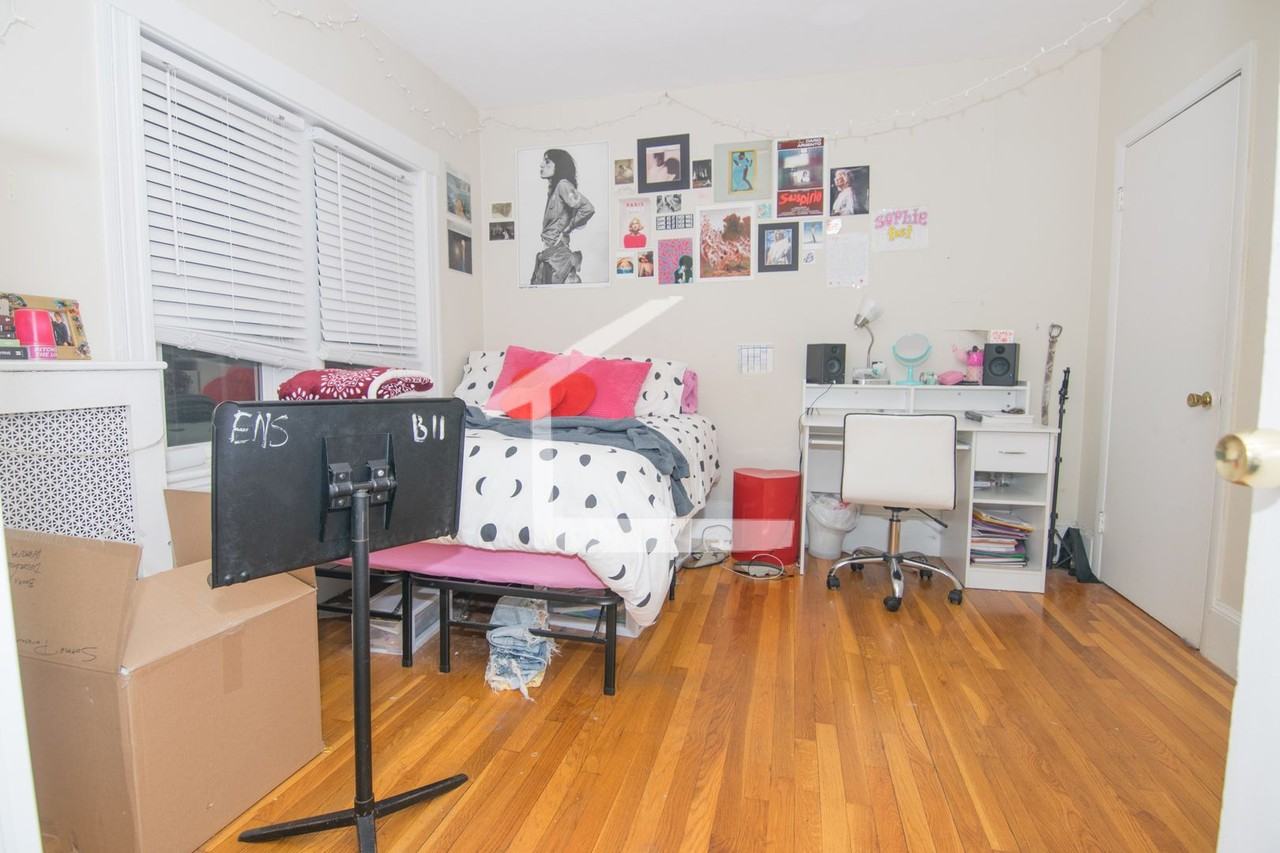 37 Westland Ave - Photo 2 of 7