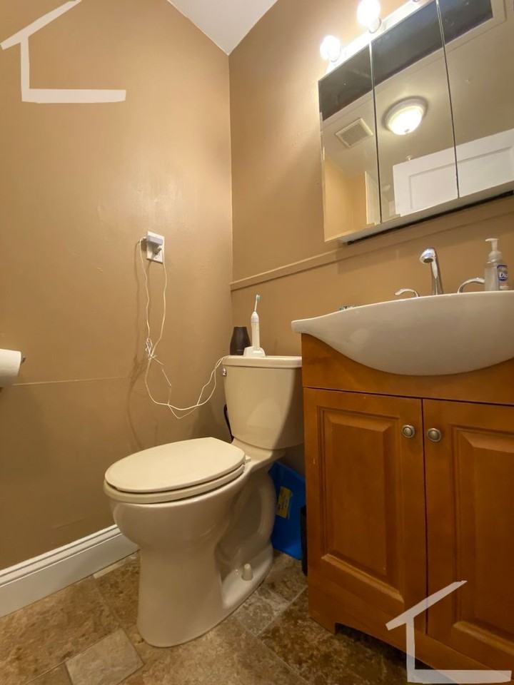 22 Bay State Rd - Photo 6 of 8