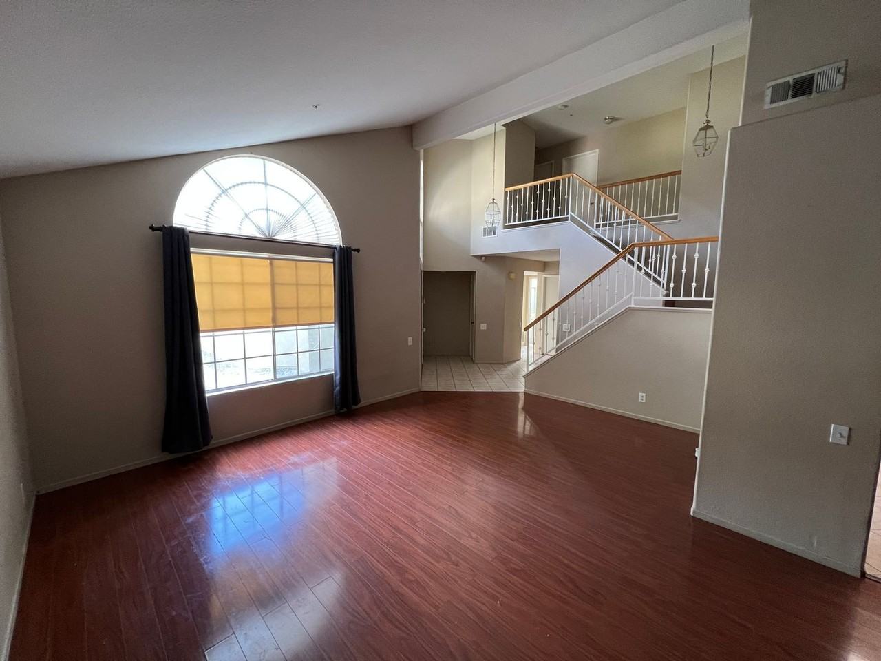 7834 Boxwood Ct - Photo 3 of 30