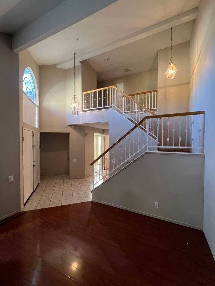 7834 Boxwood Ct - Photo 6 of 30