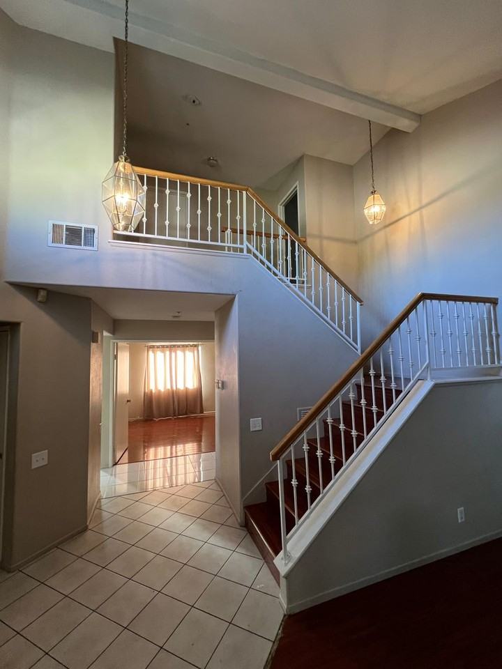 7834 Boxwood Ct - Photo 7 of 30