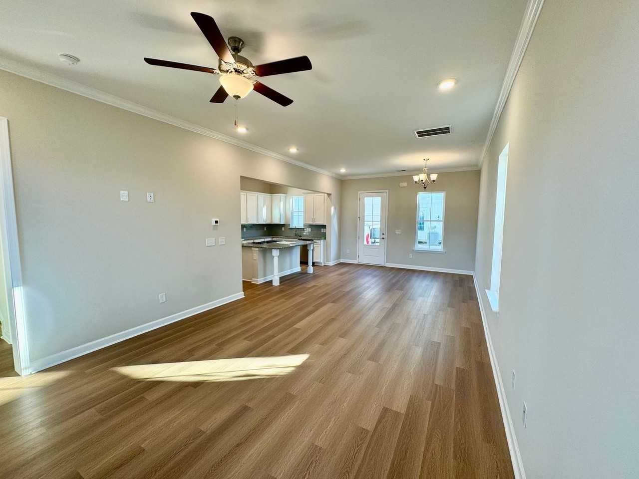 2820 Cook Cir - Photo 5 of 37
