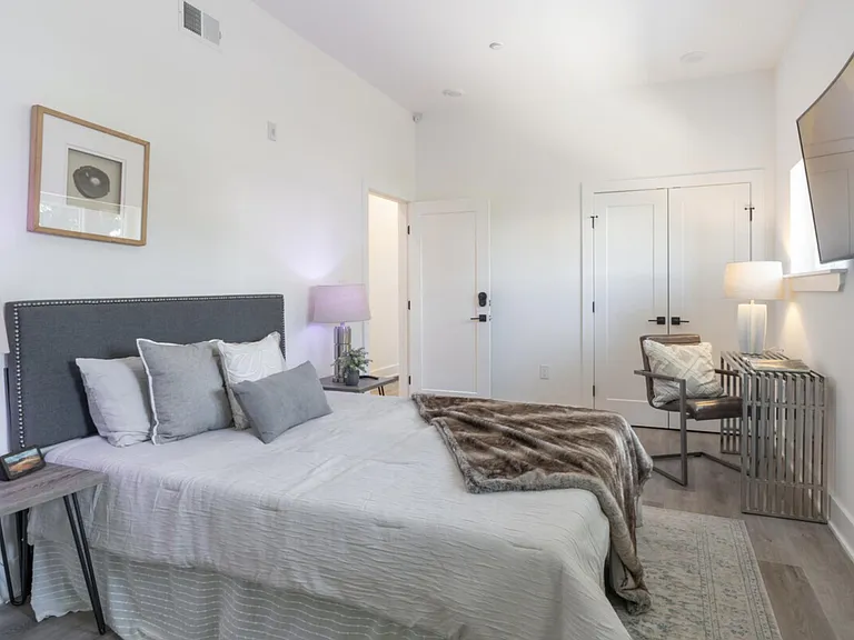 2200 North 11th Street, Unit 3D - Photo 7 of 13