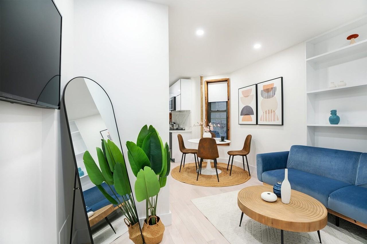 515 W 48th St #1021966P - Photo 2 of 19