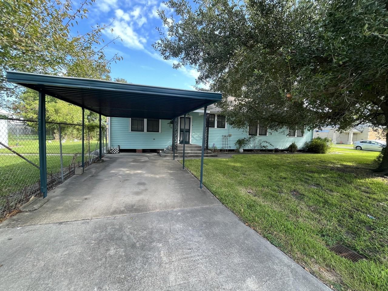 601 Daniel Street - Photo 3 of 9