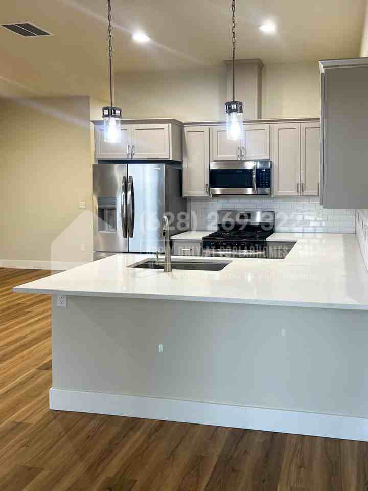 15766 Sw 76th Ave - Photo 2 of 27