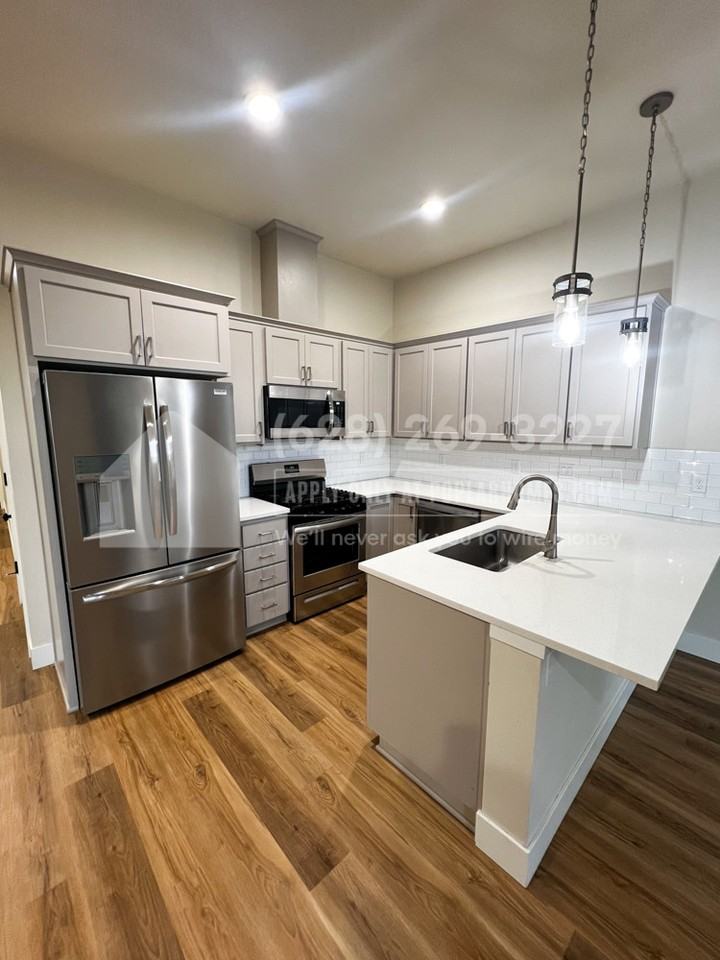 15766 Sw 76th Ave - Photo 3 of 27