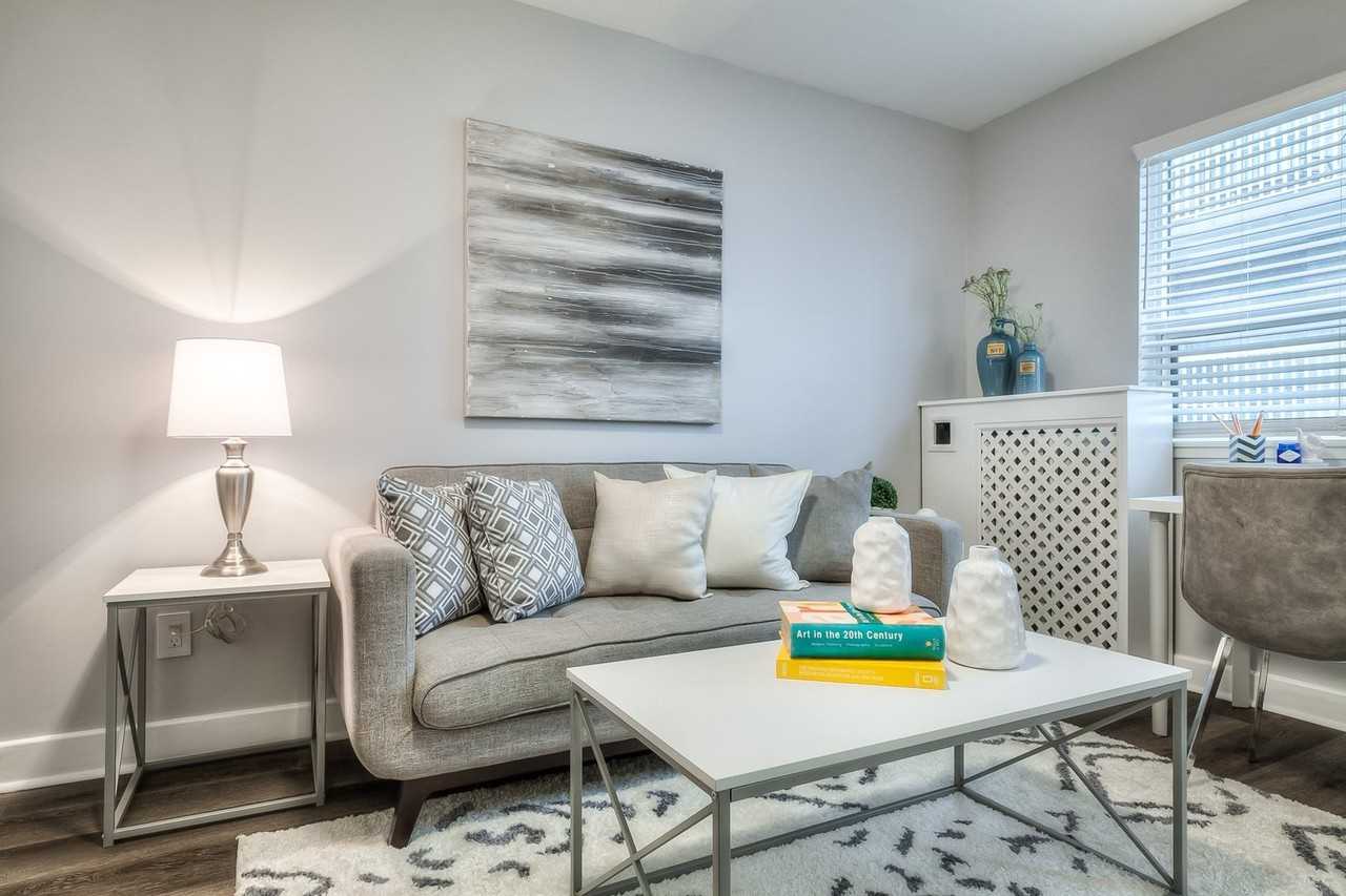 214 Wellesley St E - Photo 3 of 5