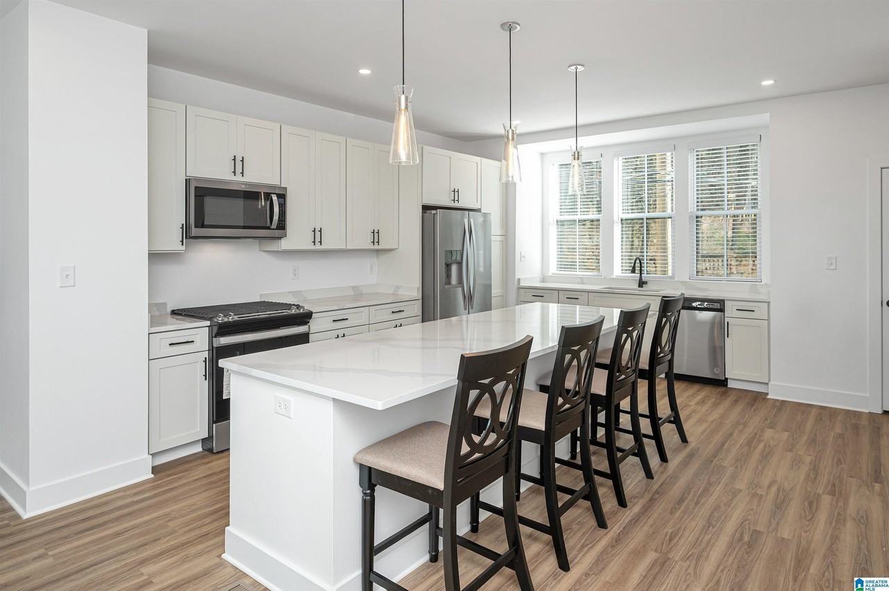 2460 18th St S #2460 - Photo 5 of 40