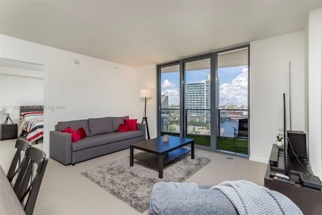 31 Se 6th St #1902 - Photo 2 of 30