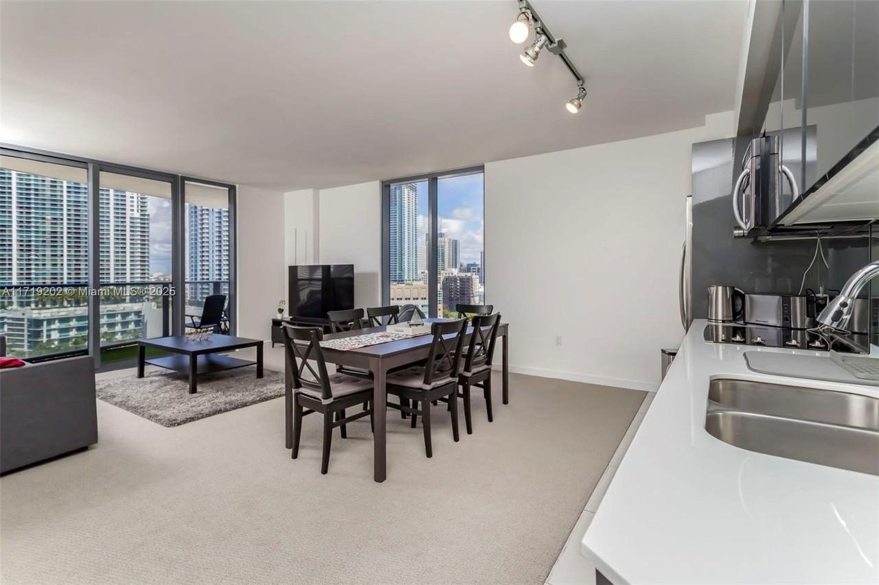 31 Se 6th St #1902 - Photo 6 of 30