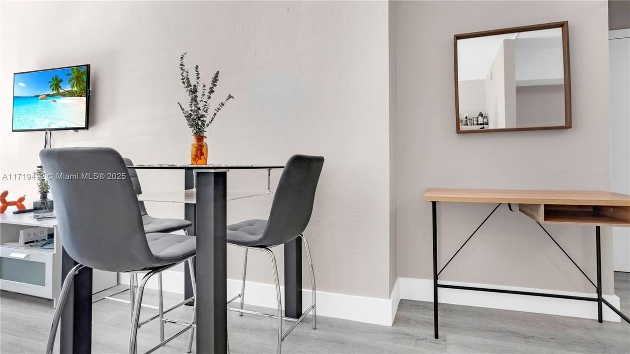 4201 Indian Creek Dr #4 - Photo 4 of 15