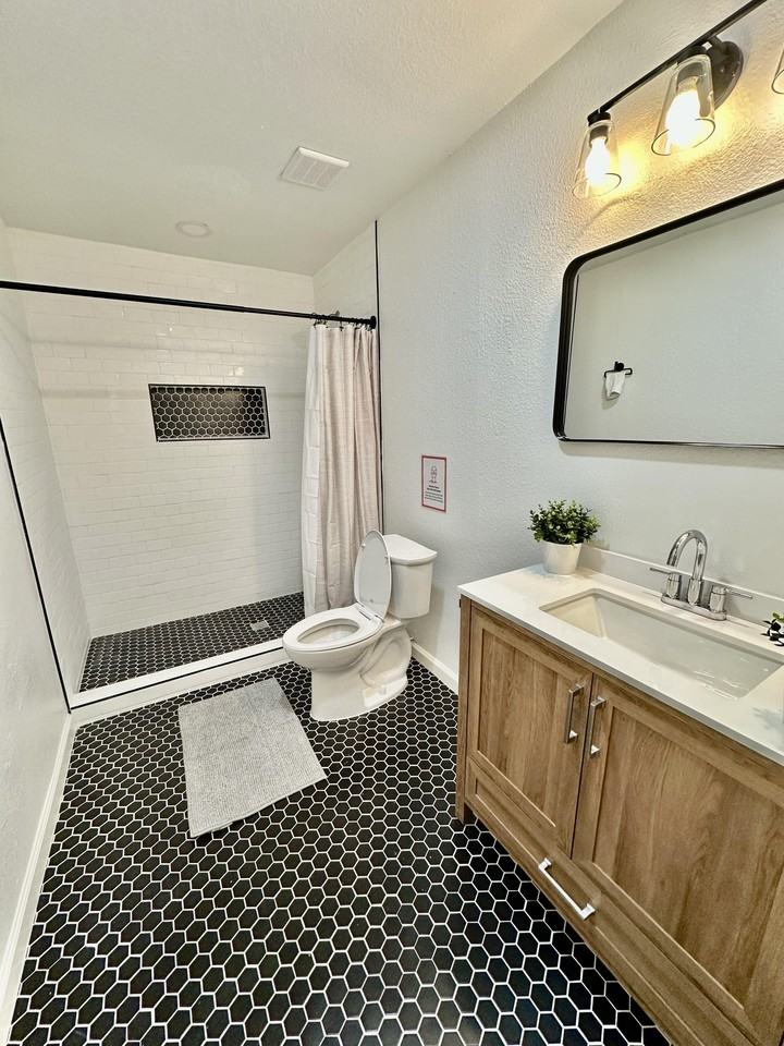 N Waterlake Dr - Photo 5 of 17