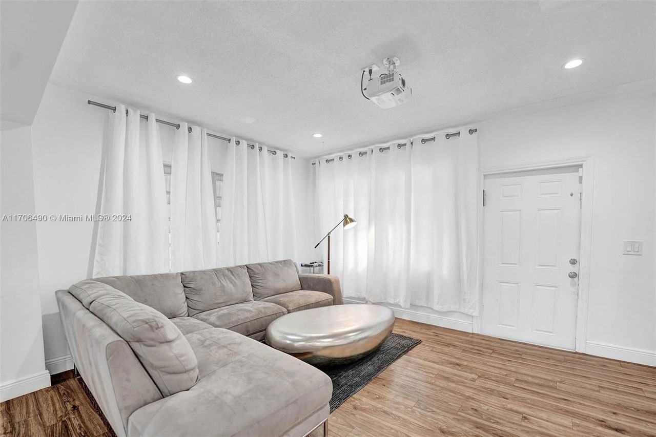 4208 W Park Rd - Photo 3 of 8