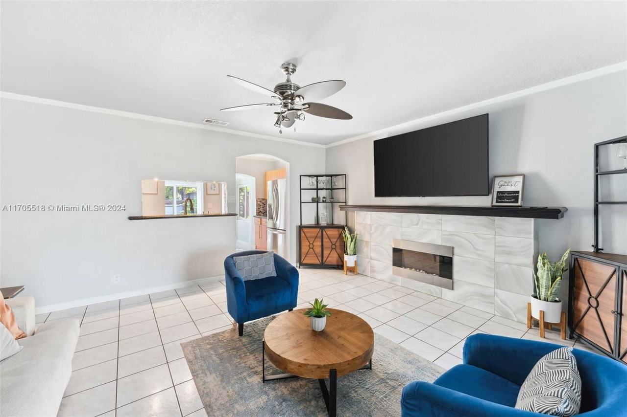 37 Sw 11th St - Photo 3 of 8