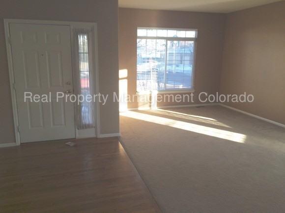 8841 S Independence Ct - Photo 3 of 21