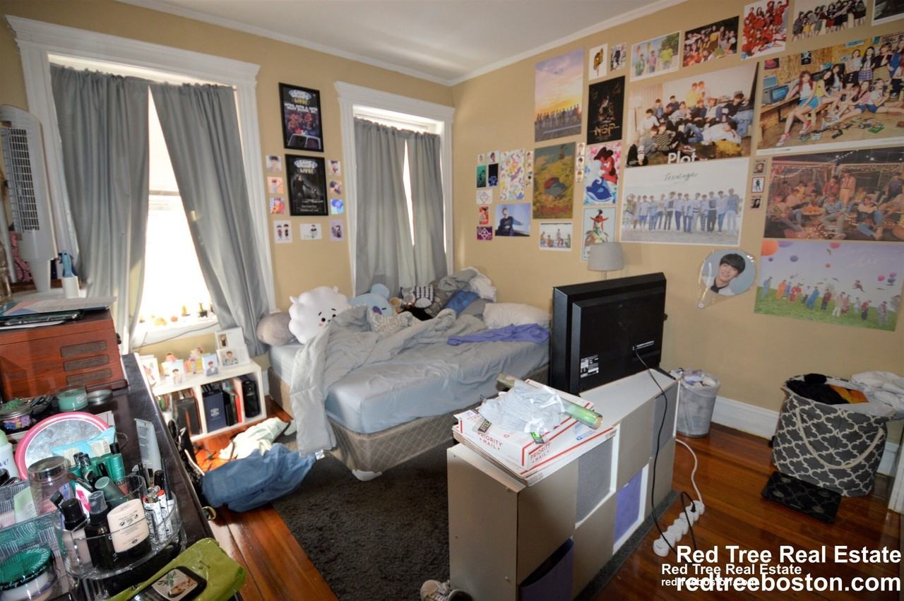 10 Strathmore Rd #3 - Photo 7 of 17