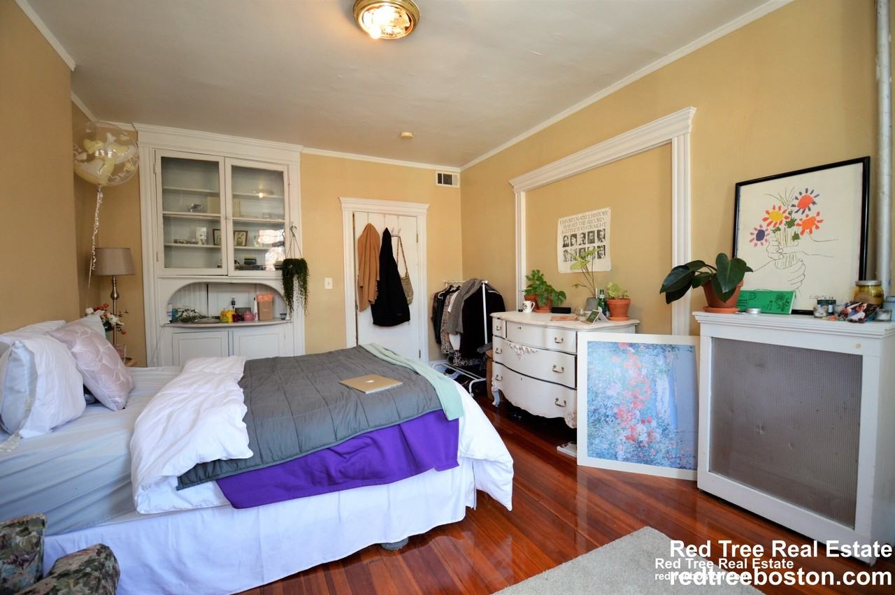 10 Strathmore Rd #3 - Photo 4 of 17