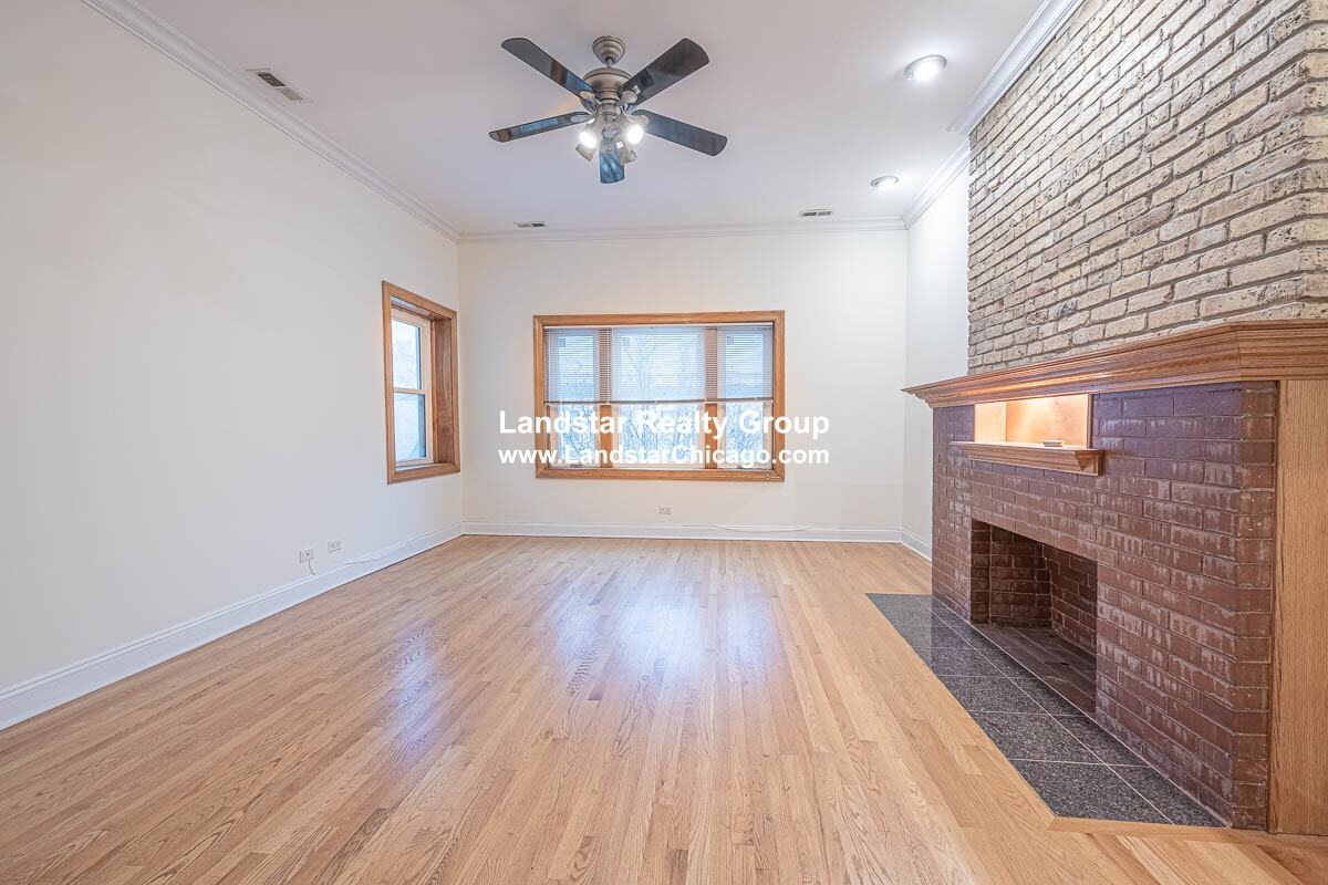 754 W Bittersweet Pl #3 - Photo 2 of 33
