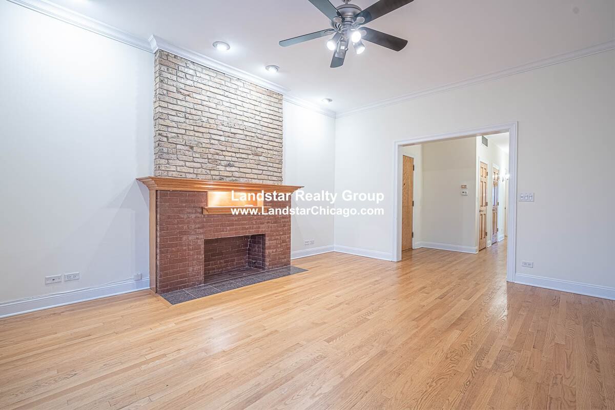 754 W Bittersweet Pl #3 - Photo 3 of 33