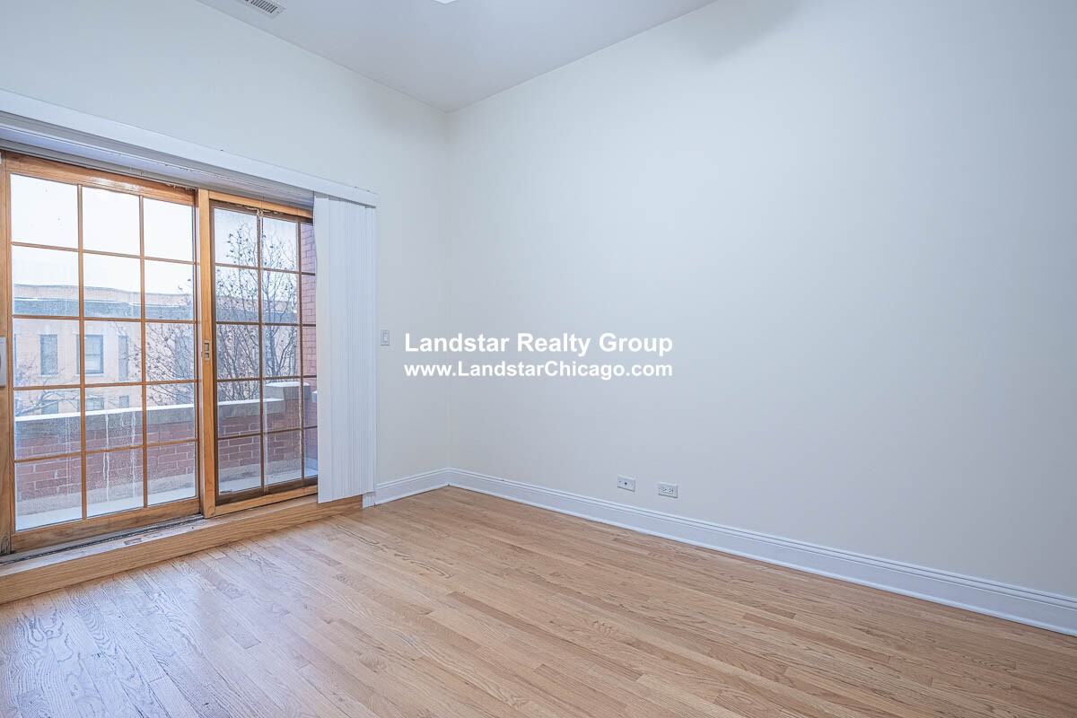 754 W Bittersweet Pl #3 - Photo 7 of 33