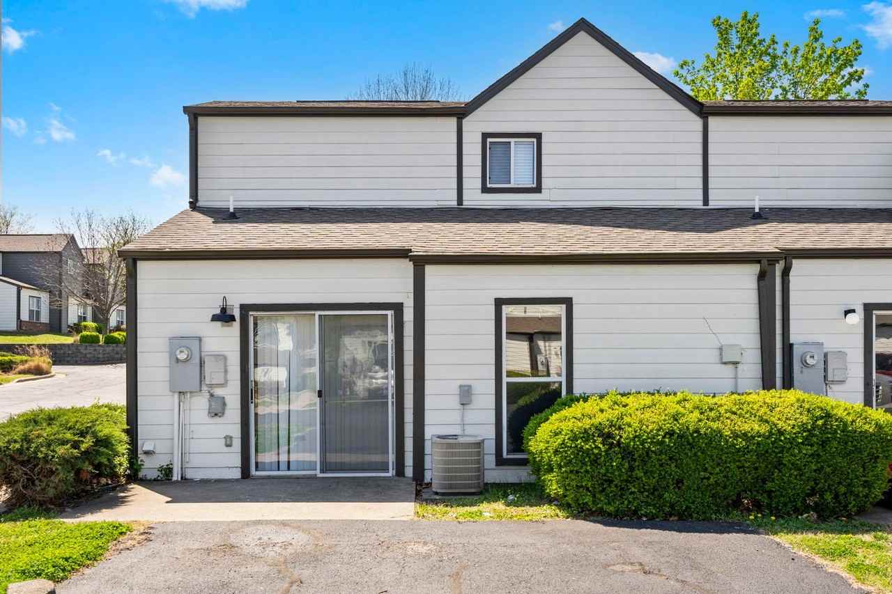 Pickwick Place - Photo 7 of 50