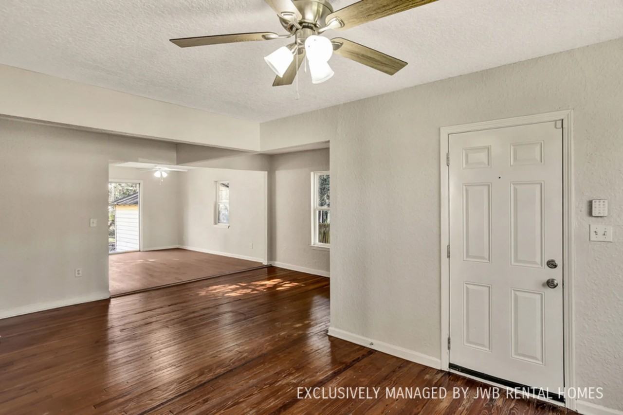 1123 Scotten Rd - Photo 3 of 14